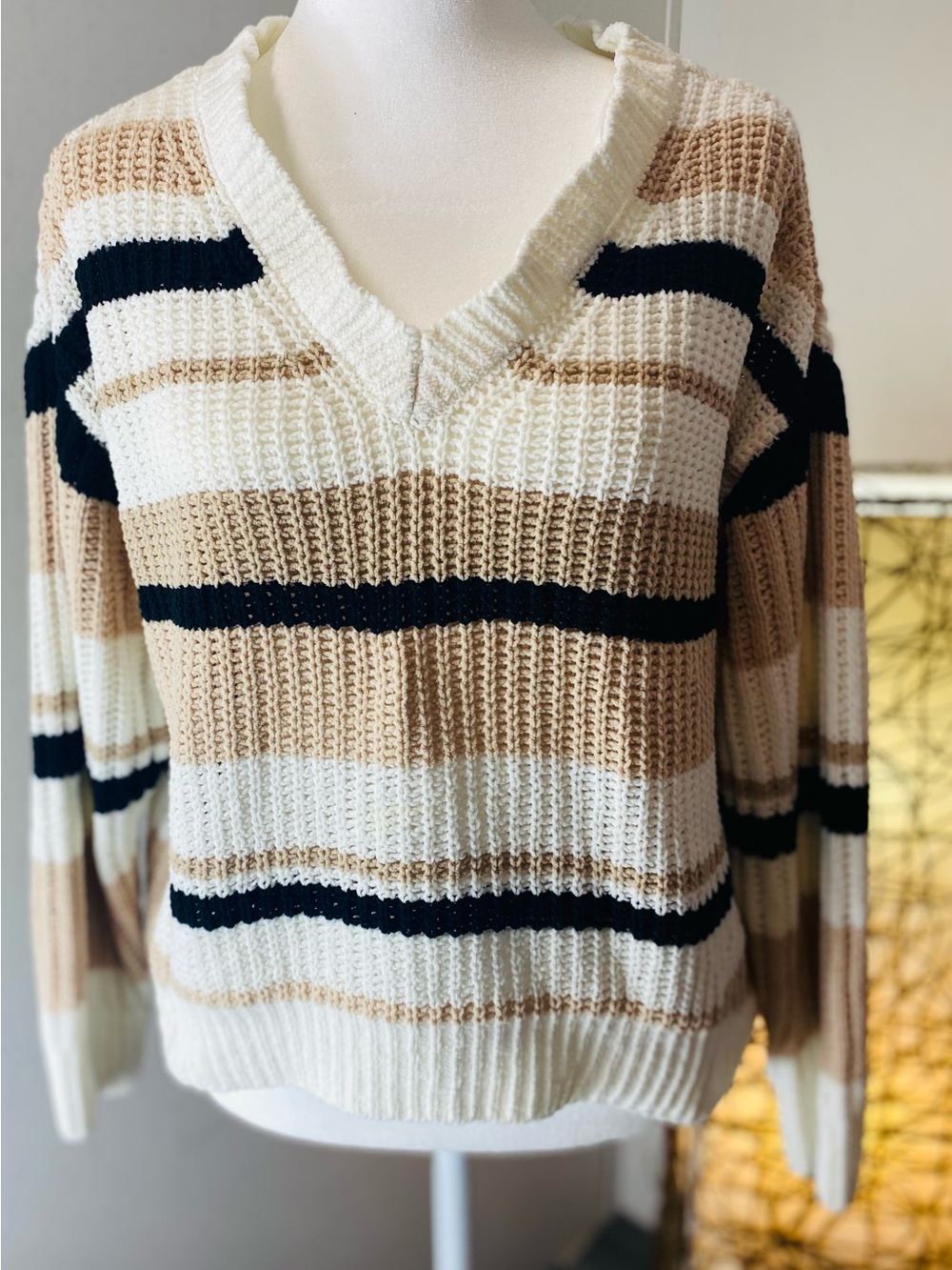 Rue21 Striped V-Neck Sweater in Cream, Tan & Black